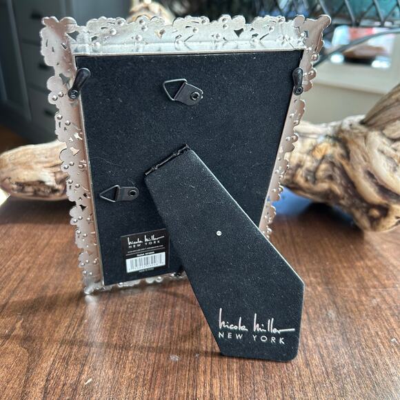 Nicole Miller Photo Frame 4x6 silver pearl crystal design - Picture 4 of 5